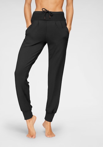 VENICE BEACH Tapered Workout Pants in Black: front