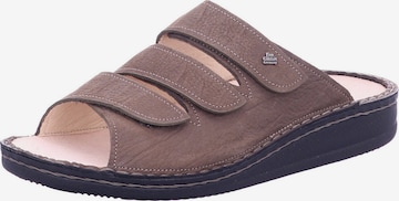 Finn Comfort Pantolette 'Korfu' in Braun: Vorderseite