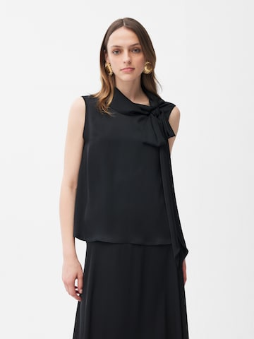 adl Blouse in Black: front