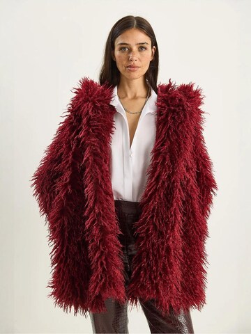 Cappotto invernale di Bianco Lucci in rosso