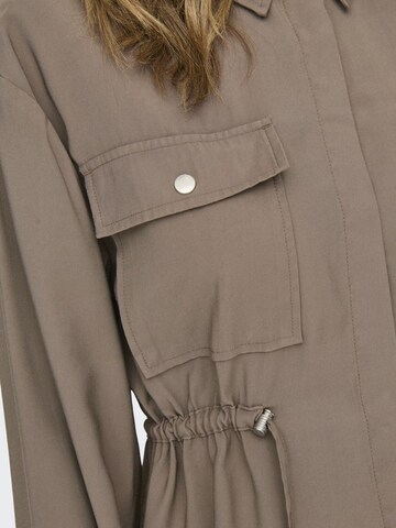 Giacca di mezza stagione di ONLY in marrone