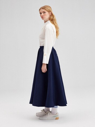 Touche Prive Skirt in Blue