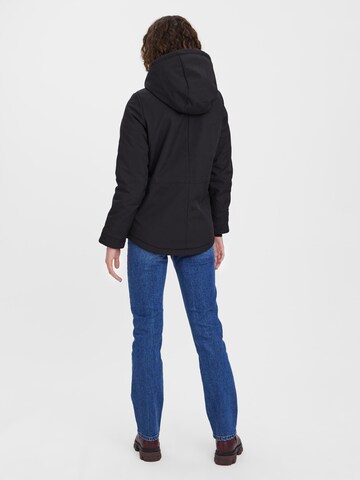 Veste mi-saison 'Clean Milan' VERO MODA en noir