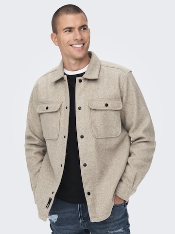 Only & Sons Φθινοπωρινό και ανοιξιάτικο μπουφάν 'Ash' σε μπεζ: μπροστά