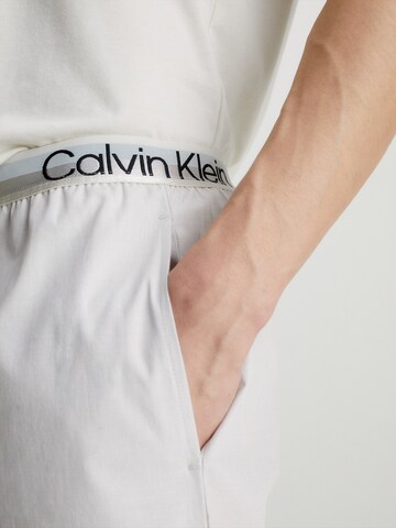 Pigiama corto di Calvin Klein Underwear in grigio