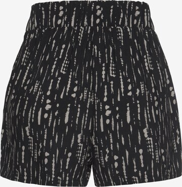 s.Oliver Regular Shorts in Schwarz