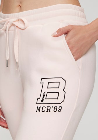 BENCH - Tapered Pantalón en rosa