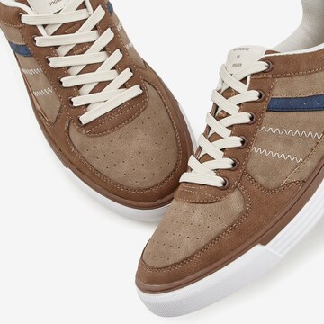 Authentic Le Jogger Sneaker in Braun