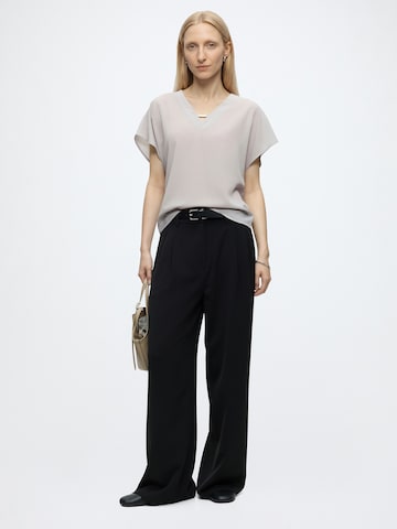 Calvin Klein Bluse i grå