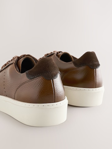 Sneaker bassa di Next in marrone