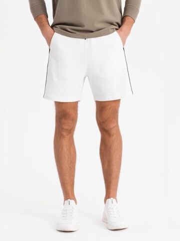 Ombre Regular Broek in Wit: voorkant
