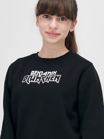 ABOUT YOU x StayKid Sweatshirt 'TÖRÖÖÖ' in Black