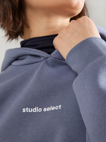 studioselect Sweatshirt 'Ruby' in Blue