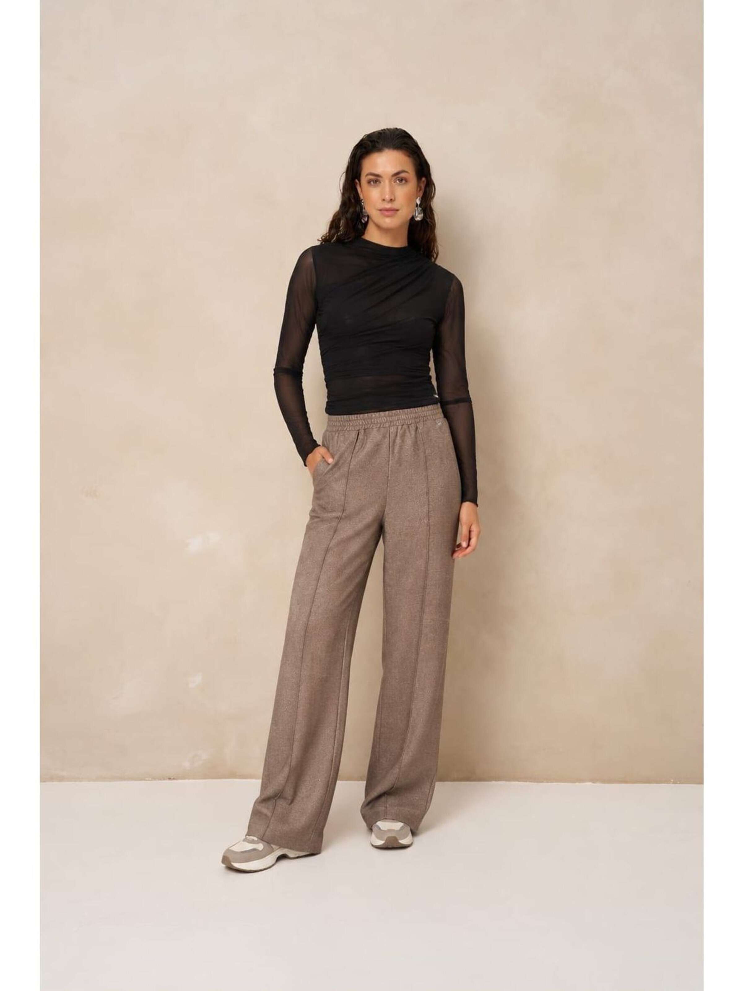 LOFTY MANNER Top 'RJ13 - Top Jolien - Draped Mes' in Black