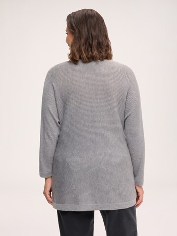 Pullover di Fiorella Rubino in grigio
