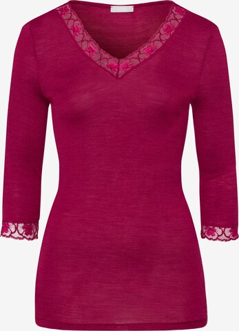 Hanro Undershirt ' Woolen Lace ' in Red: front