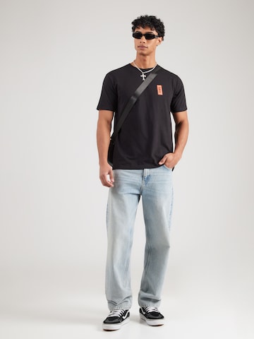 Tricou 'MOUNT FUJI' de la Kaotiko pe negru