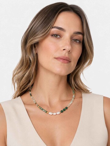 RteRme - Colar 'Elira Necklace' em verde: frente