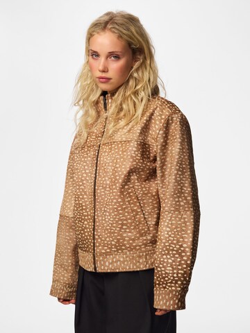 PIECES Between-season jacket 'ODA' in Brown: front