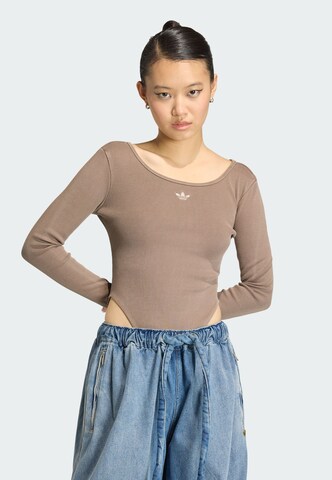 Shirtbody 'Essentials' ADIDAS ORIGINALS en marron : devant