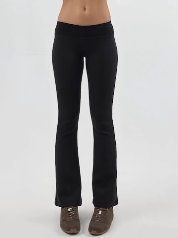 Flared Pantaloni di Busem in nero: frontale