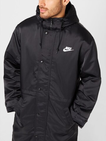 Nike Sportswear Átmeneti parka 'Club Stadium' - fekete