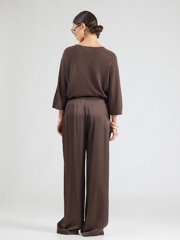 Wide leg Pantaloni de la COMMA pe maro