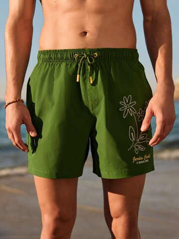 žalia Next Maudymosi trumpikės