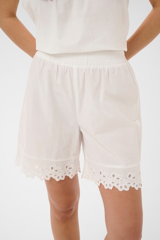 Kaffe - Loosefit Pantalón 'Betty' en blanco