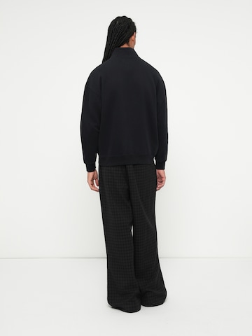 HOLLISTER - Sweatshirt em preto