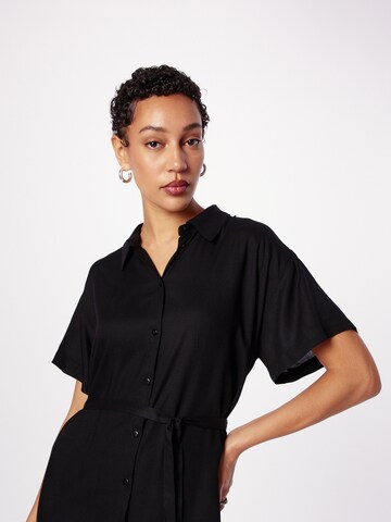 Robe-chemise 'Bumpy' VERO MODA en noir