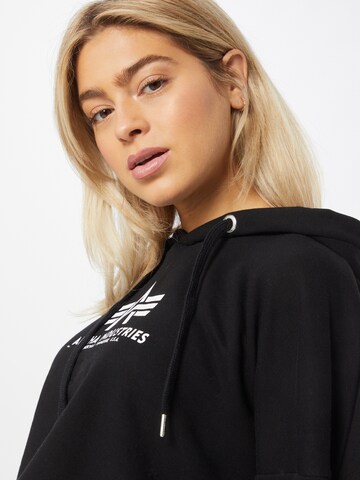 ALPHA INDUSTRIES Sweatshirt i svart