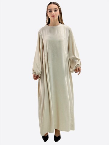 Elara Kleid in Beige: Vorderseite