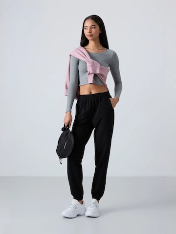 Effilé Pantalon Tommy Life en noir