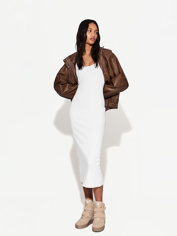 Abito di Bershka in bianco: frontale