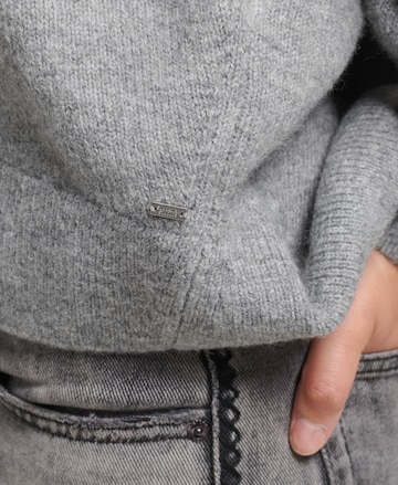 Pull-over Superdry en gris