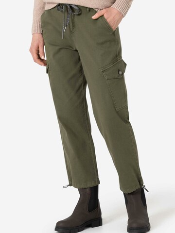 TIMEZONE Regular Cargo Pants in Green: front