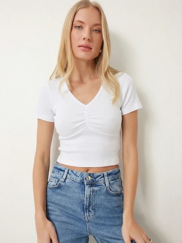 Camicia da donna di Happiness İstanbul in bianco