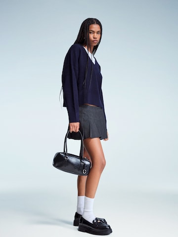 Bershka Svetr – modrá