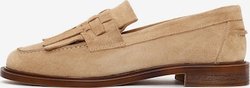 Chaussure basse Derimod en beige : devant