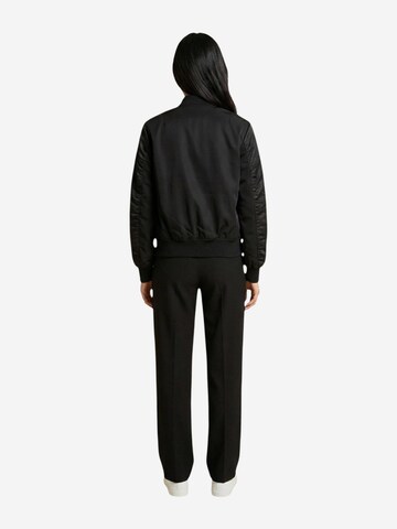 Giacca invernale 'LAURIE 26SBLDC01218' di Blauer. in nero