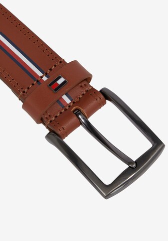 Cintura 'Denton' di TOMMY HILFIGER in marrone