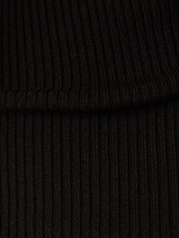 Bershka Úpletové šaty – černá