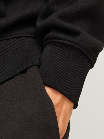 JACK & JONES Collegepaita 'JJEUrban Edge' värissä musta