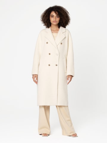Giodoro Zimski plašč 'Adioro Off White Alpaca Coat' | bela barva