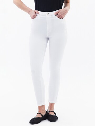 Skinny Jean OXXO en blanc : devant