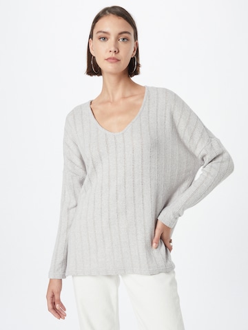 Pull-over 'KARLA' ONLY en gris : devant