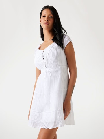 GUESS Dress in White: front
