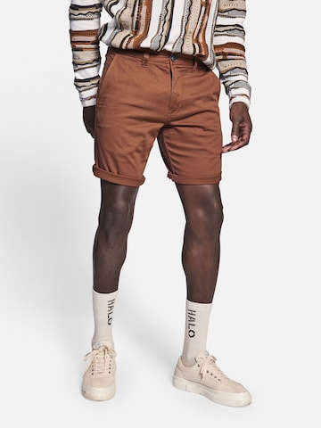 Redefined Rebel Regular Shorts 'Ethan' in Braun: predná strana