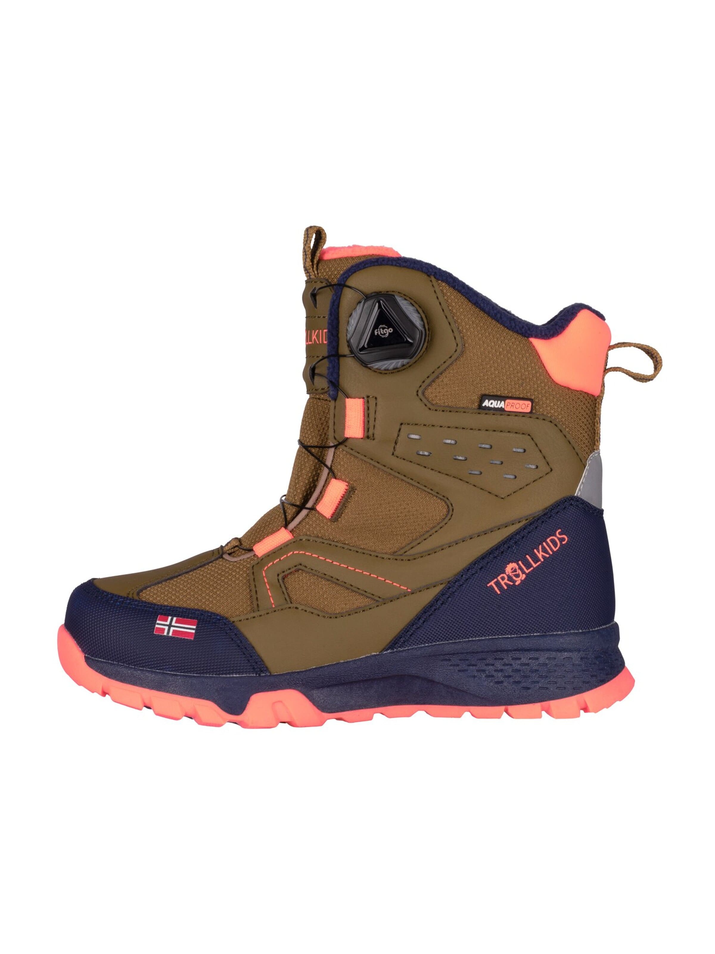 TROLLKIDS Snow Boots in Green: front